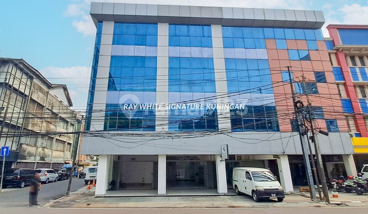 Ruko Gandeng Zona Komersial 5 Lantai di Hasyim Ashari