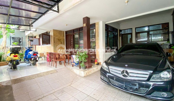 Decent Residential House on West Tebet 5 Street Suitable for Living