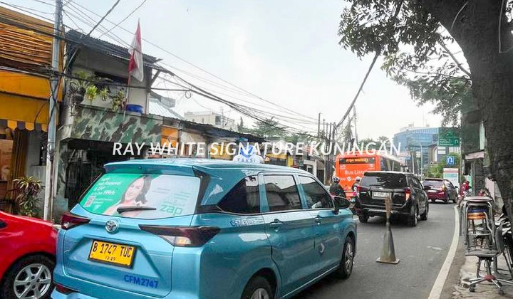 Attached Shophouse Below Market Price on Saharjo Street 2