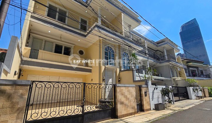Rumah Siap Huni 3 Lantai di Jl Setiabudi VI Cocok Untuk Kost Rumah Siap Huni 3 Lantai di Jl Setiabudi VI Cocok Untuk Kost