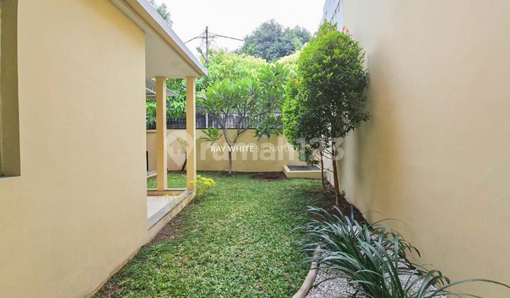 Rumah Bagus Siap Huni 2 Lantai di Jl Bungur Kemang