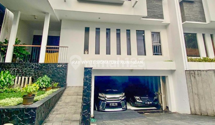 Rumah Mewah Town House Brawijaya Lokasi Dekat Antasari