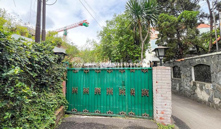 Rumah Hitung Tanah di Jl Haji Nawi Dalam Dekat Stasiun MRT Rumah Hitung Tanah di Jl Haji Nawi Dalam Dekat Stasiun MRT