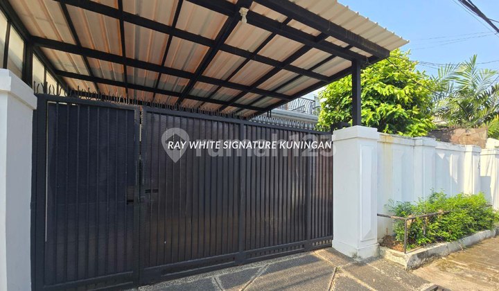 House for Rent on Cirebon Street, Menteng, Wide Two-Way Road
