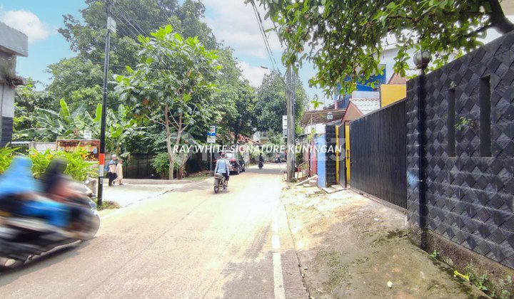 Rumah Layak Huni di Jl Penggilingan Baru Jalan Lewat Jak Lingko Rumah Layak Huni di Jl Penggilingan Baru Jalan Lewat Jak Lingko