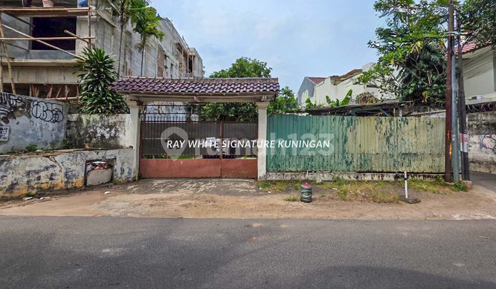 Old House Land Calculation in Kemang Area Flood-Free Attractive Price