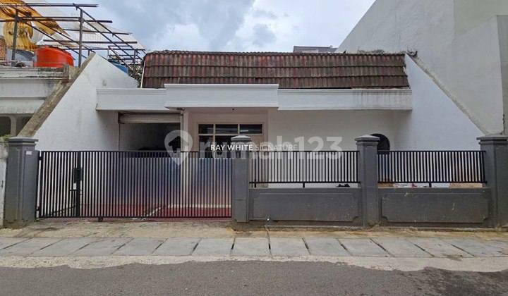 Rumah Cocok Untuk Kost atau Kantor di Jl Setiabudi Timur