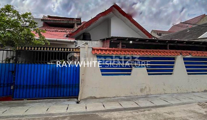 Rumah Lama Cocok Untuk Bisnis Kost Cafe di Jl Benda 2