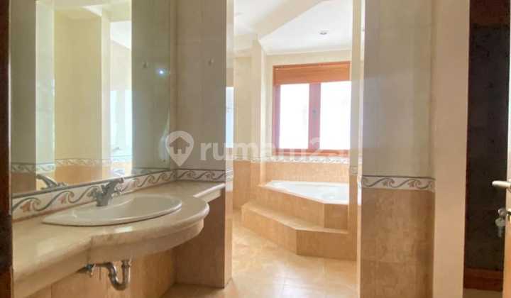 For sale Rumah Cantik dan Kokoh di Daerah Permata Hijau 2