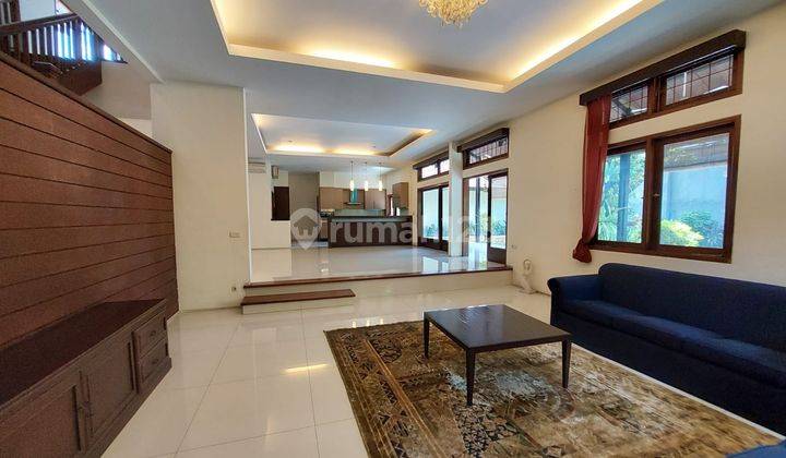 Rumah Kemang Posisi Strategis, Harga Menarik, Private Pool  2