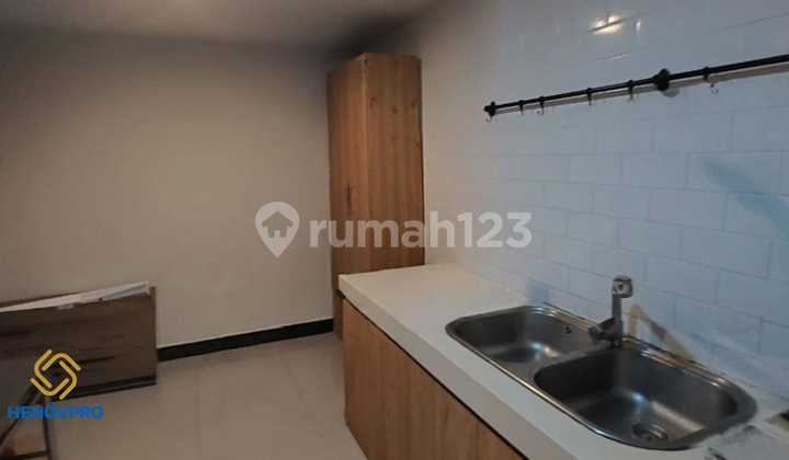 For Rent Best Unit 3+1BR Full Furnish Renov Mid Fl Taman Anggrek  2