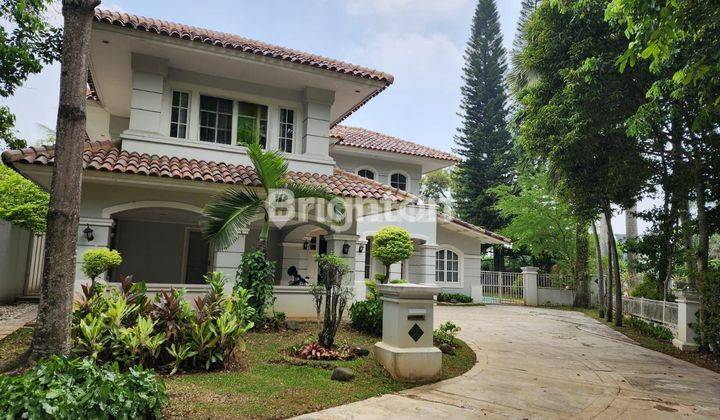 Rumah mewah dengan kolam renang 1