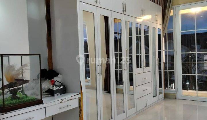 Dijual Rumah Klasik 2 Lantai Luas 216 Mediterania Regency Cikunir 2