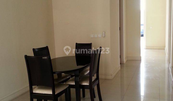 Rumah 2 Lantai Bagus Semi Furnished di Premier Golf Residence 2