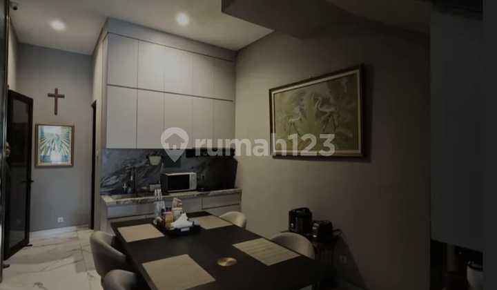 Dijual Rumah Indomobil Luas 147M² 3Lantai Full Furnish Harga 8 M Nego Siap Huni 2