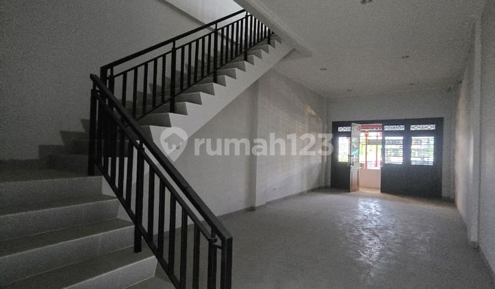 Disewa Ruko Shanghai PIK Uk 4.5x18 3 Lantai Harga 100 Juta/Tahun Nett  Ready Siap Huni