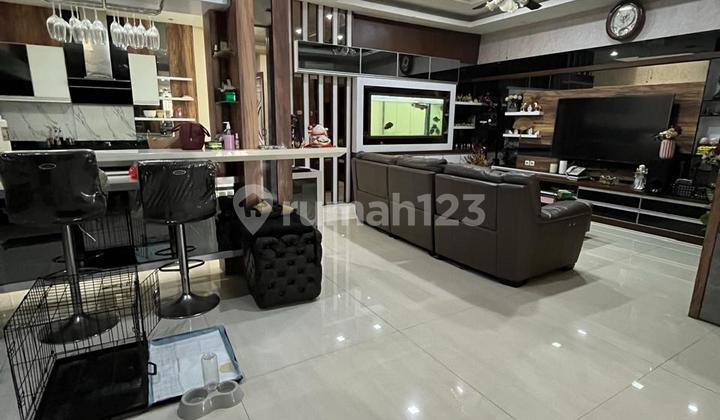 Dijual Rumah Casajardin Cengkareng Uk 8X18 Semi Furnish 4 Lantai Harga 6.5 M Nego