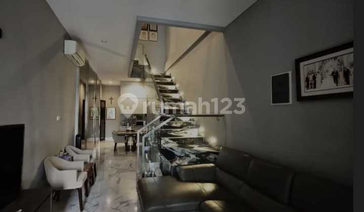Dijual Rumah Indomobil Luas 147M² 3Lantai Full Furnish Harga 8 M Nego Siap Huni
