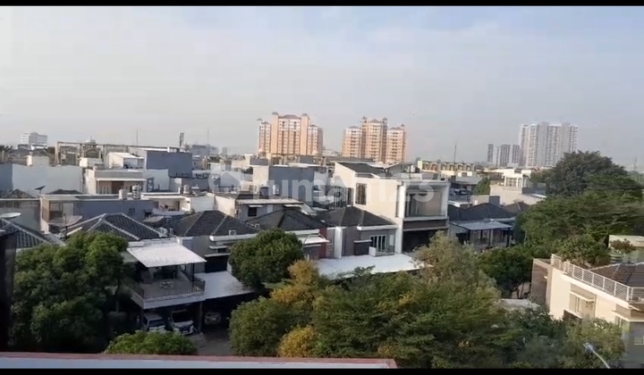 Dijual Rumah Golf Lake Cengkareng Uk 10X20 4.5Lantai Full Renovasi Siap Huni Harga 7.5 M Nego 2