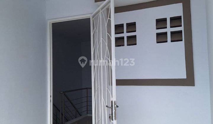 Rumah Bagus Unfurnished SHM Tangerang, Tangerang 2