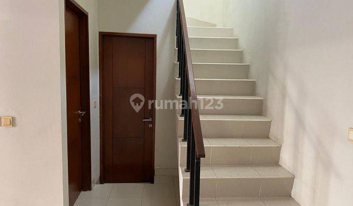 Rumah 2 Lantai Bagus SHM di Premier Village , Tangerang 1