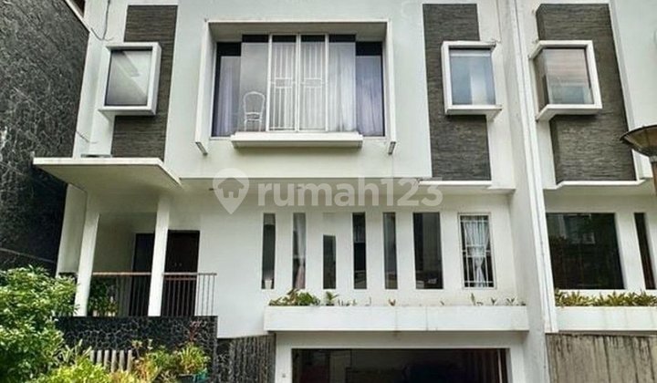 Dijual Rumah Di Area Wolter/Senopati Jakarta Selatan STD176