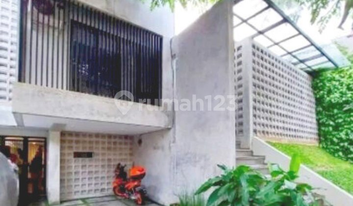 Dijual Cepat Rumah/Villa di Area Senopati Kebayoran Baru Jakarta Selatan Std654