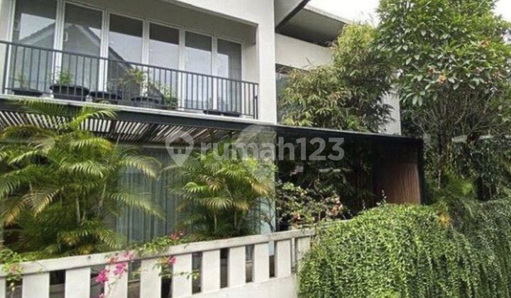 For Rent Town House 3 BR in Scbd/Senopati Area South Jakarta Std555