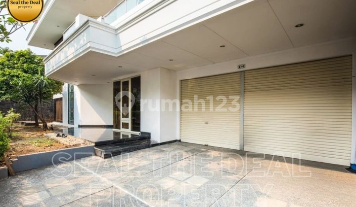 Disewakan Rumah di Area Senayan/Kebayoran Baru/ Permata Hijau Jakarta Selatan Std643