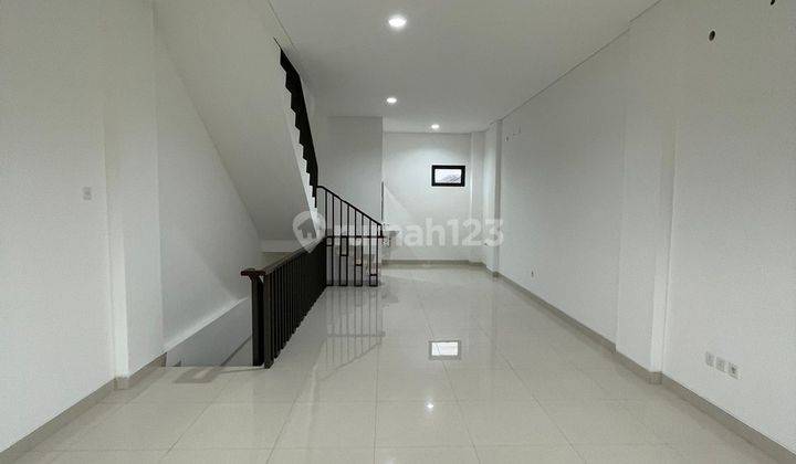 Ruko di Greenwich Business Park , Tangerang 58,5 m Baru SHM 2