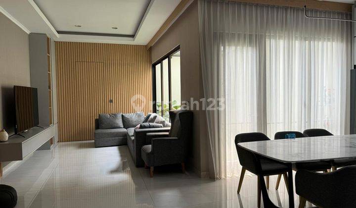 Rumah 2 Lantai Bagus Furnished di Alam Sutera Tangerang 2