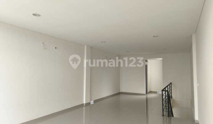 Nice 2-Story Shop House Ready for Business by the Main Road