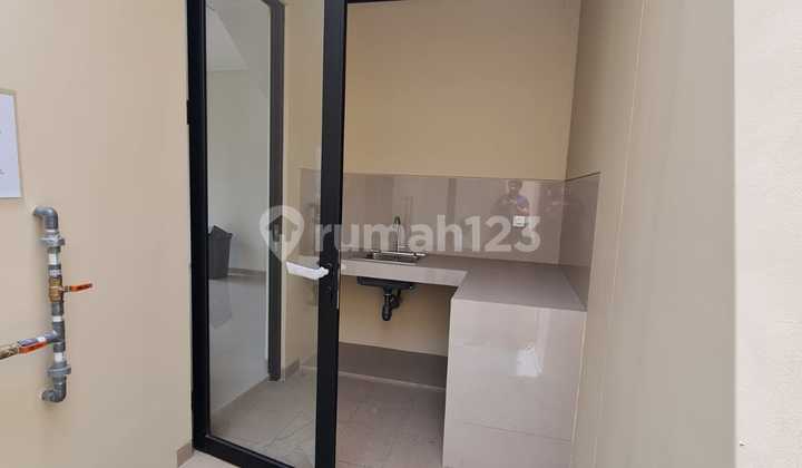 Rumah 2 Lantai Bagus Siap Huni 2