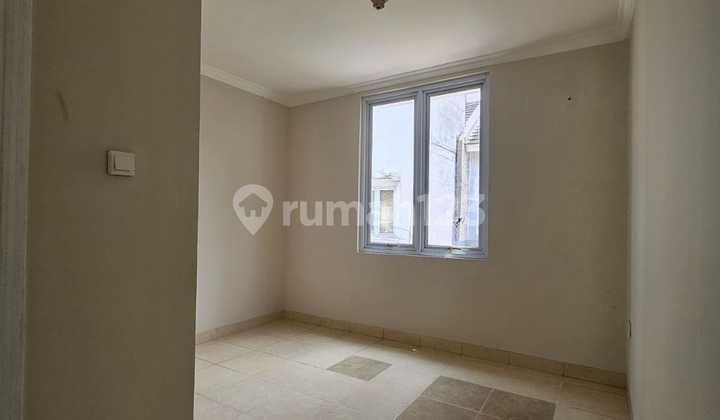 Neat House Ready to Occupy in Modernland Cluster Tangerang