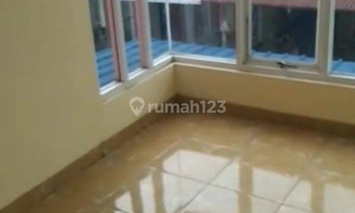 Rumah 2 Lantai Bagus Semi Furnished SHM di Cluster Paradiso Rivera , Tangerang 2