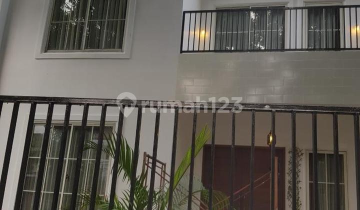 Rumah Bagus Tropical Modern Modernland Tangerang Banten  2