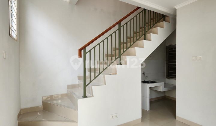 Rumah 3 Lantai Montana Village 2