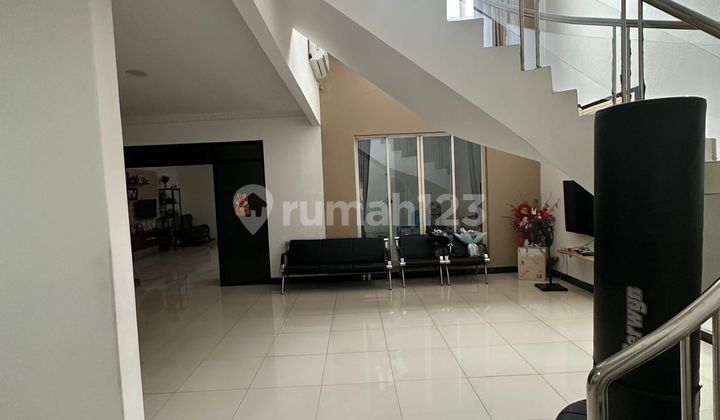 Rumah 2 Lantai Bagus di Taman Golf Modernland Tangerang 2