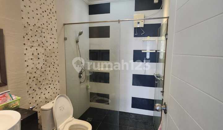 Rumah 2 Lantai Bagus Furnished Cluster Garnet Pondok Hijau Golf  2