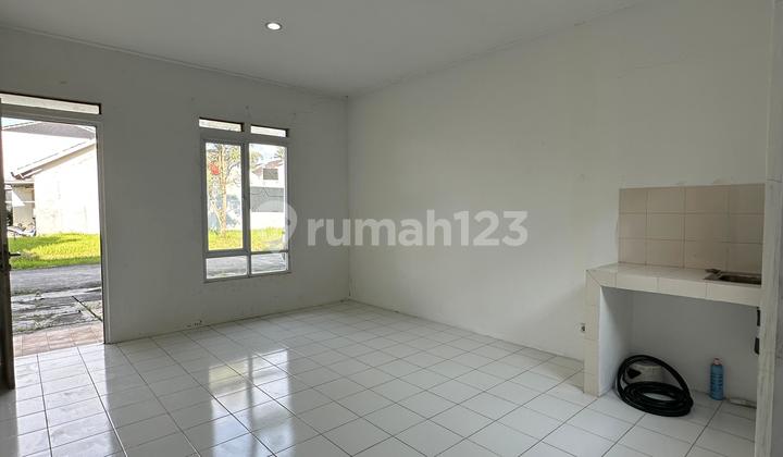 Rumah Modern Minimalis Bersih Siap Huni Sentraland Serpong Rumah Modern Minimalis Bersih Siap Huni Sentraland Serpong