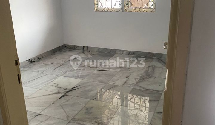 Neat house ready to occupy, fully marble, Grand Poris Cipondoh. 2