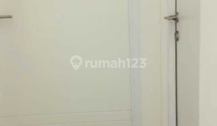 Rumah 2 Lantai Bagus Unfurnished di Jl.natura Cattleya 2 2