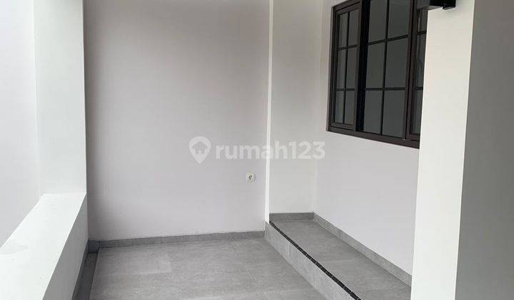 Rumah 2 Lantai Baru SHM di Villa Melati Mas, Tangerang Selatan 2