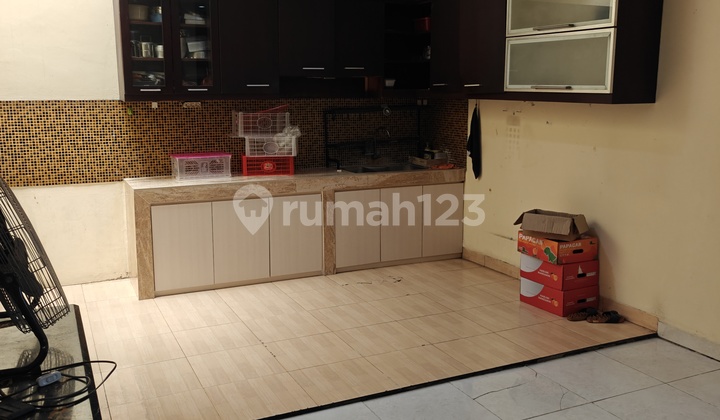 Good 2-Story Shop House on Tanah Tinggi Street, Tangerang Good 2-Story Shop House on Tanah Tinggi Street, Tangerang