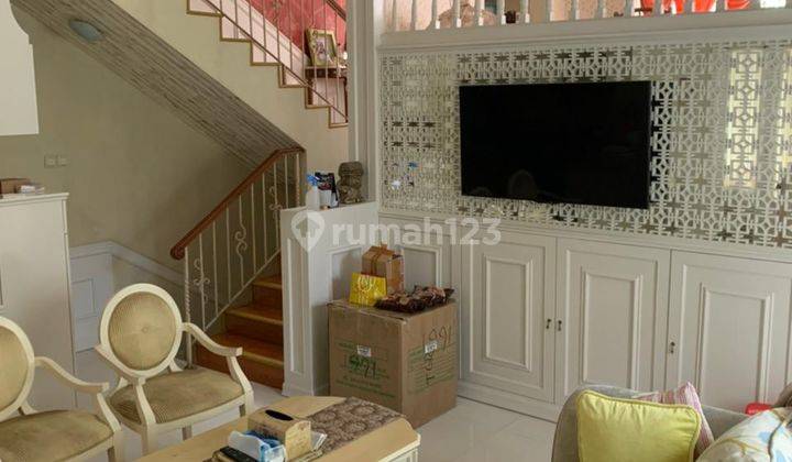 Rumah 2 Lantai Bagus Furnished SHM Ciputat Timur  1