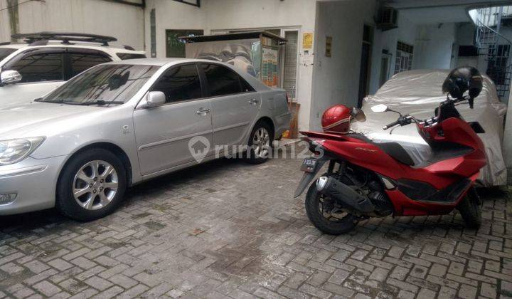 Rumah kost kosan produktif 13 kamar di gandaria,bebas banjir  2