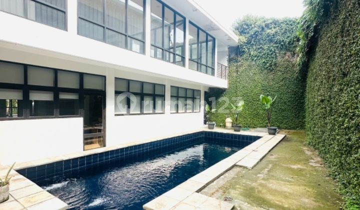 Rumah 2 Lantai Di Permata Hijau Dekat Senayan