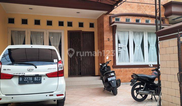 tampak depan rumah murah 2½ lantai shm,