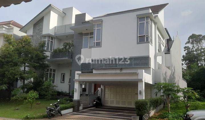 Rumah Mewah 2½ lantai (model Ngantong) di BSD Tangerang 1