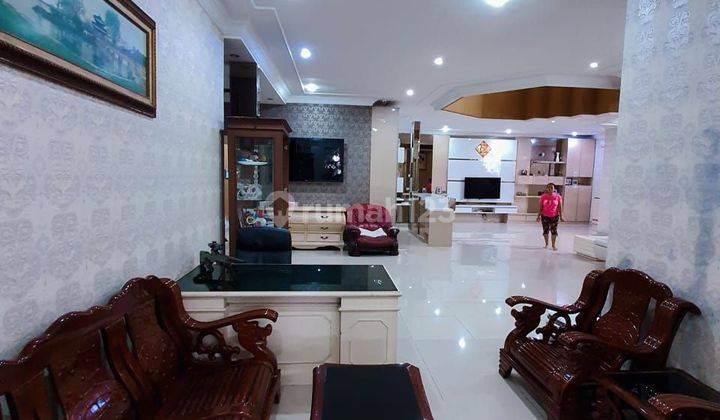 ruang tamu rumah 2 lantai, shm ,
